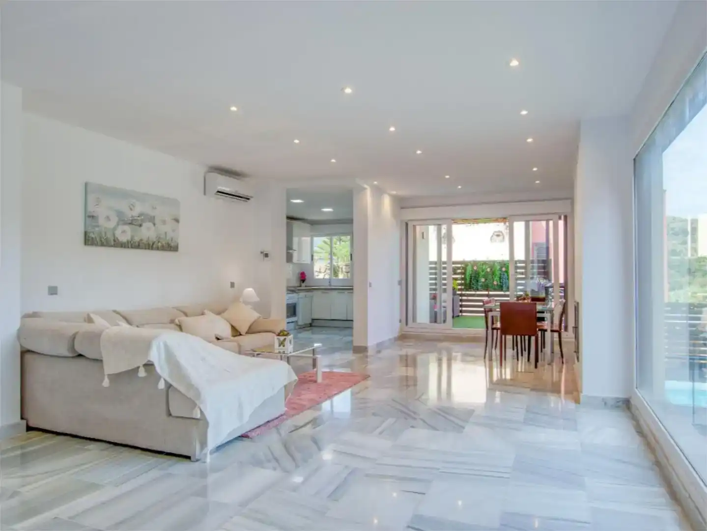 Sala d'estar de Casa o xalet en venda en Benahavís amb Aire condicionat, Piscina i Balcó