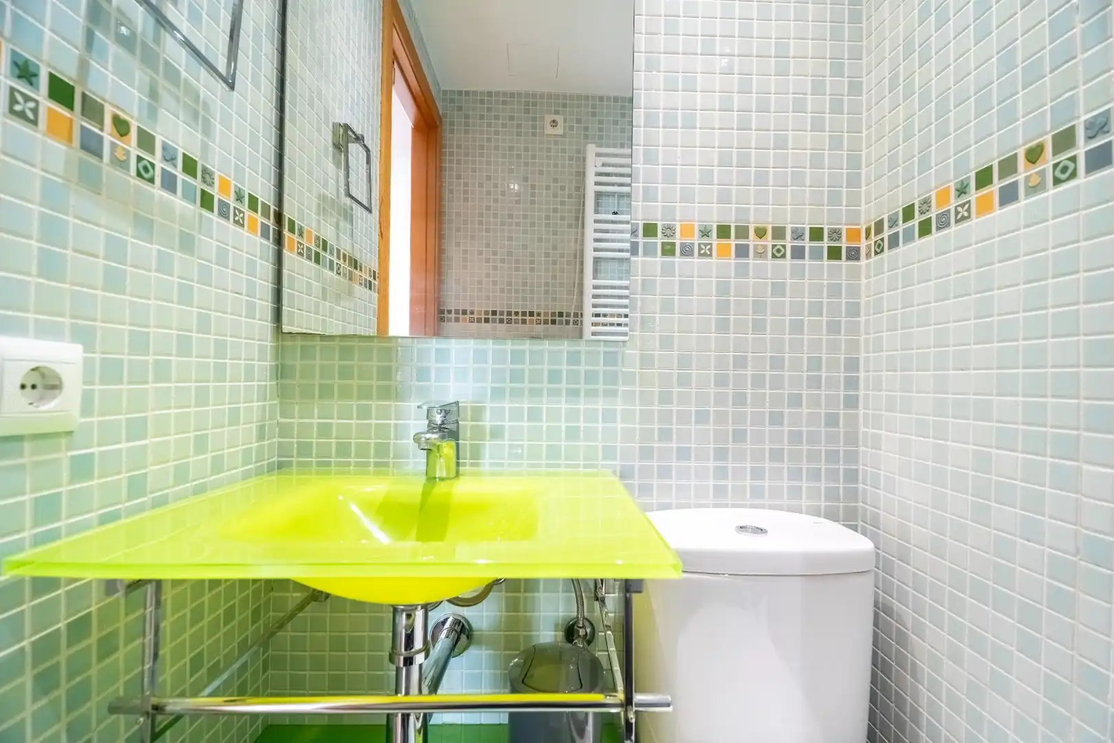 Bathroom of Attic for sale in  Palma de Mallorca  with Air Conditioner, Heating and Storage room