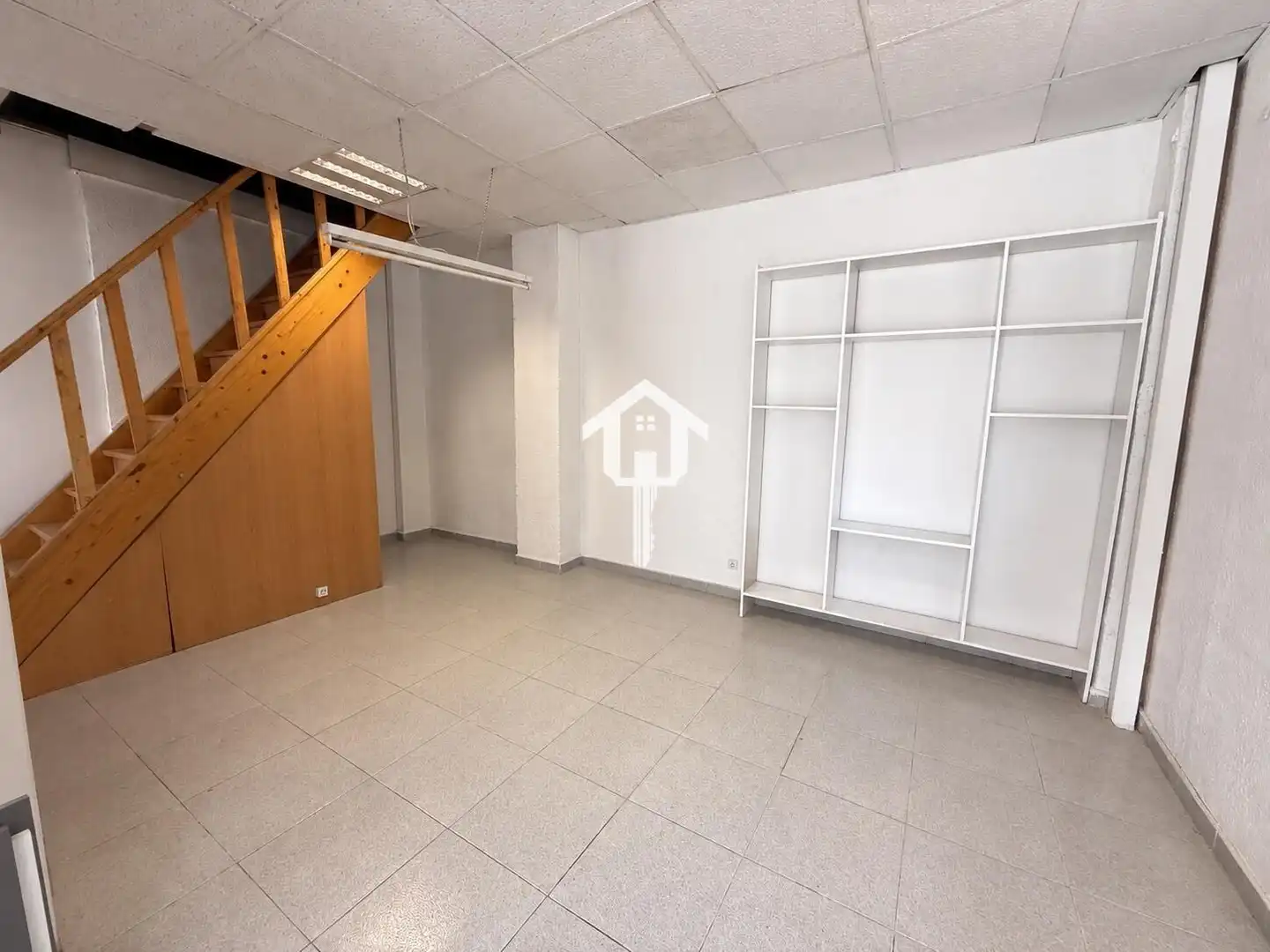 Business premises for sale in Calle MARTIN LUTHER KING, imagen 5