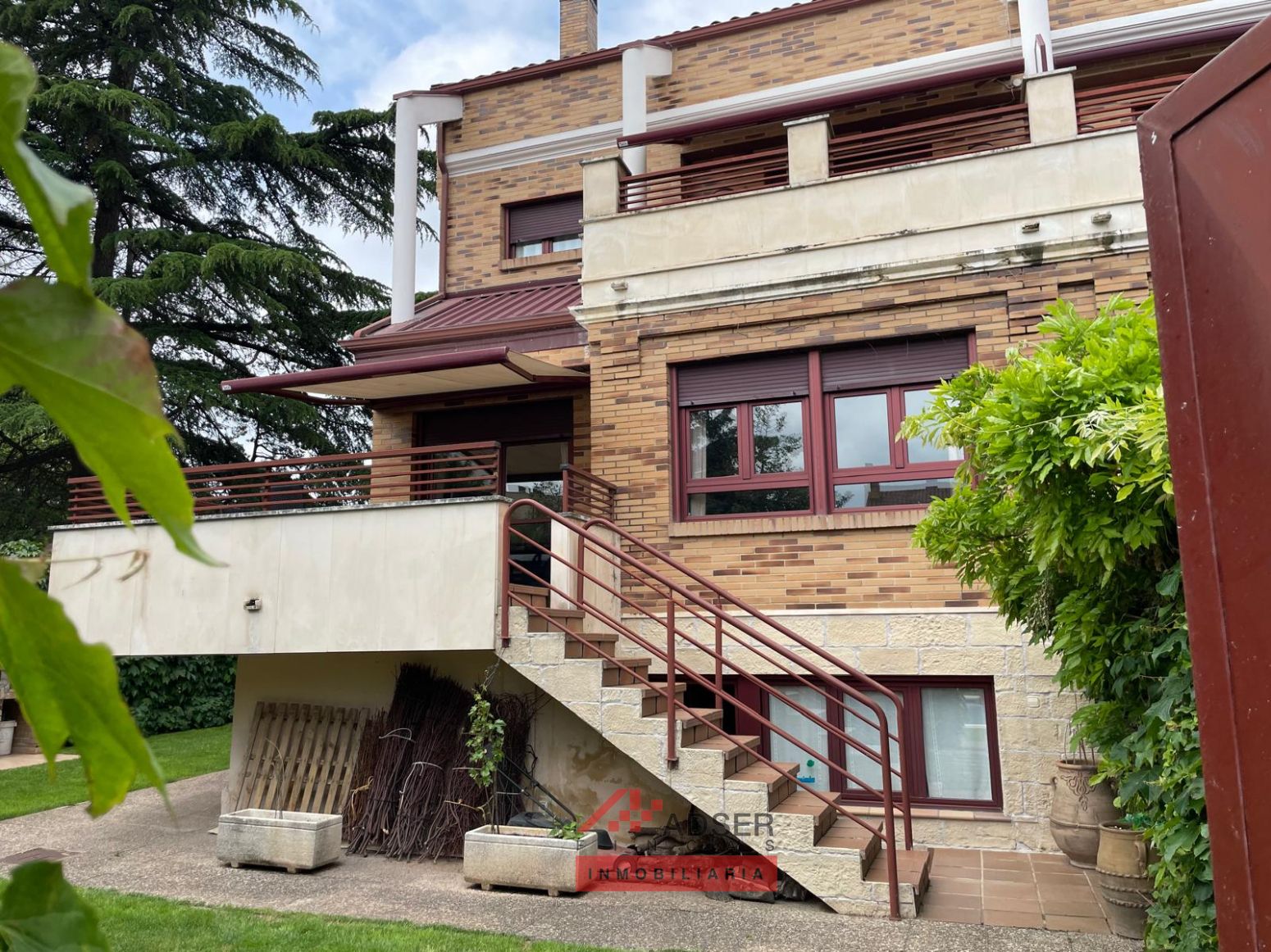 Exterior view of House or chalet for sale in  Logroño  with Air Conditioner, Heating and Private garden