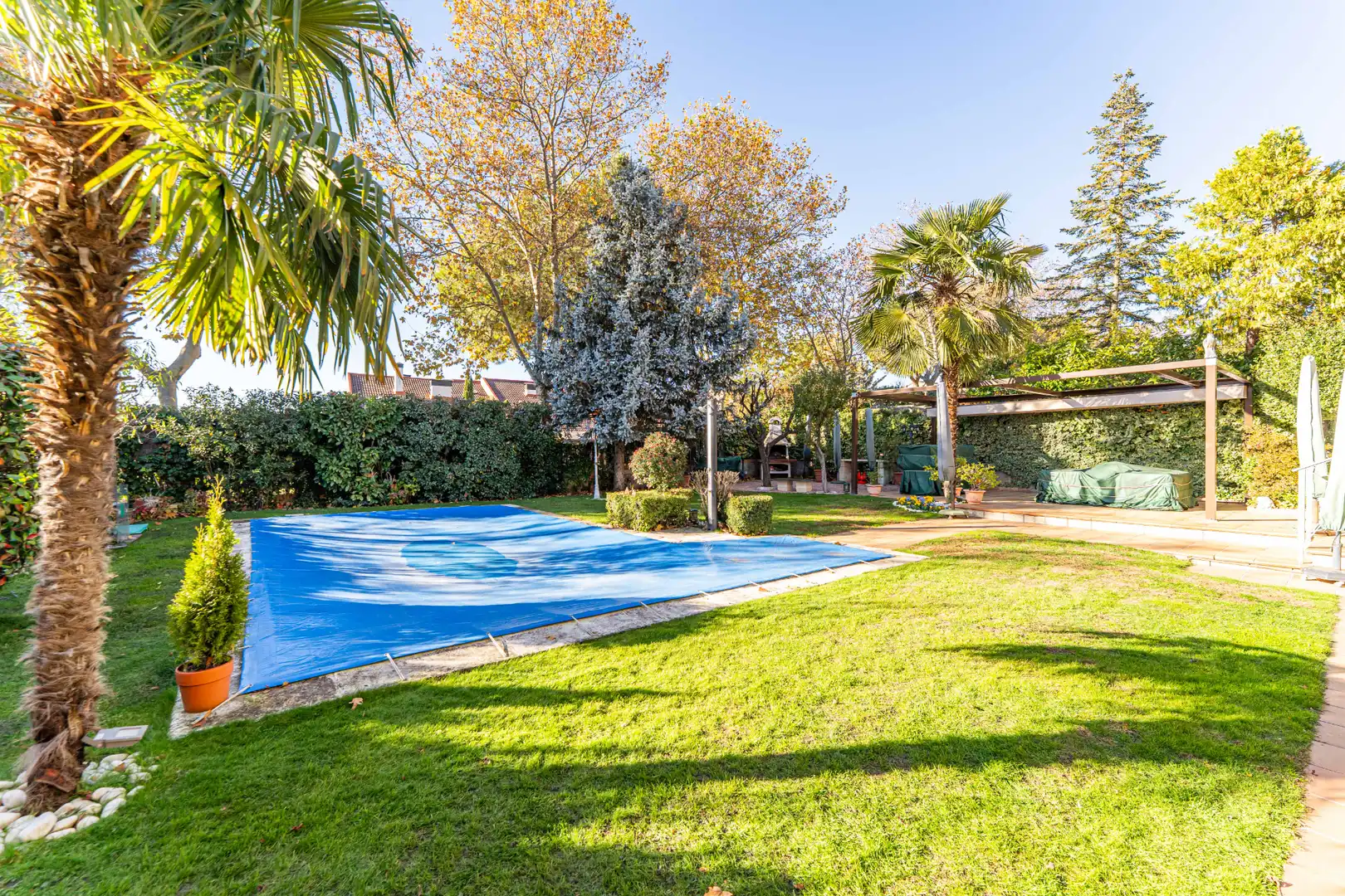 Piscina de Casa adosada en venda en Torrelodones amb Calefacció, Jardí privat i Terrassa