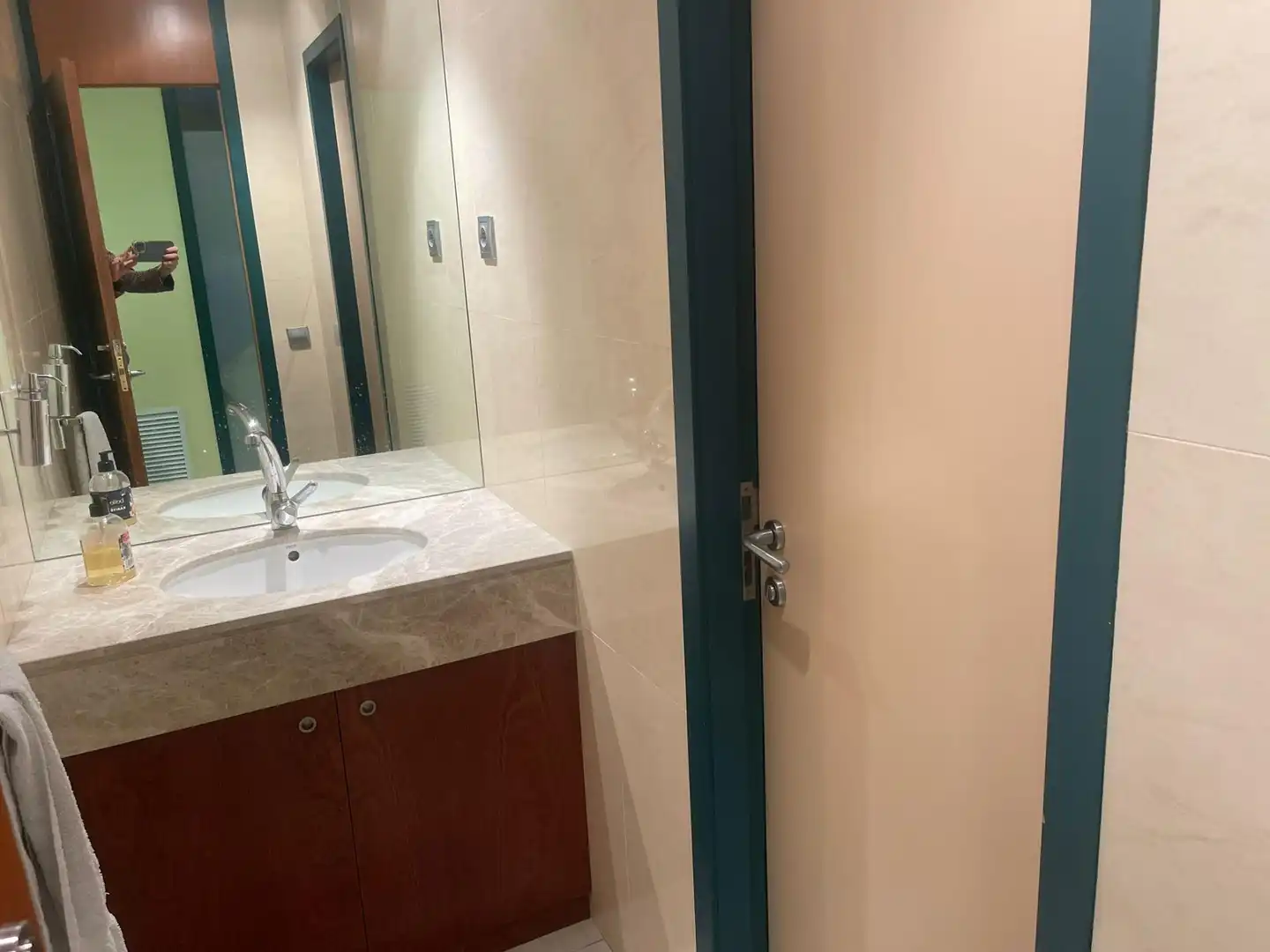 Badezimmer von Büro zur Miete in Igualada mit Klimaanlage, Abstellraum und Möbliert