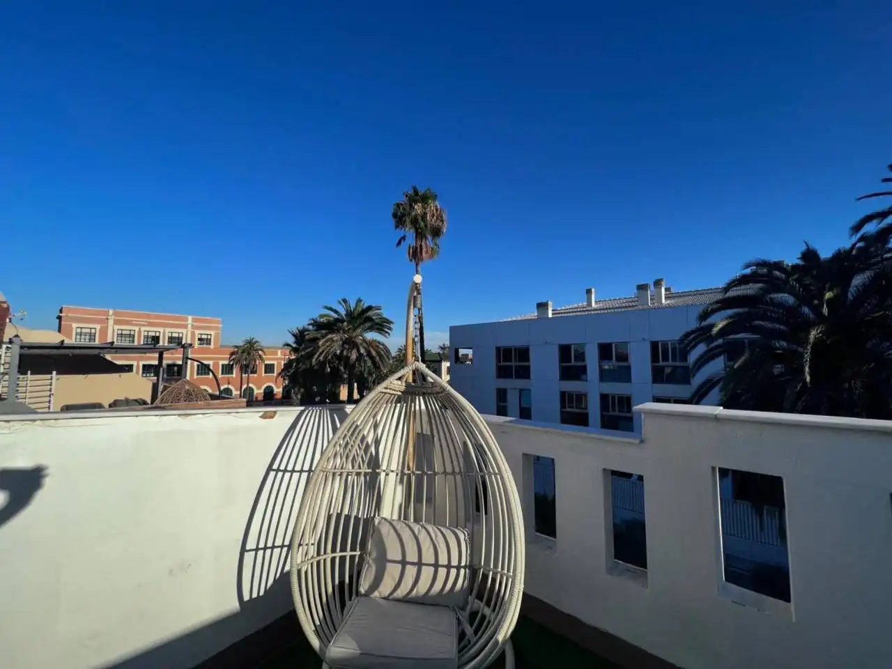 Vista exterior de Casa o xalet en venda en Valencia amb Aire condicionat, Jardí privat i Terrassa