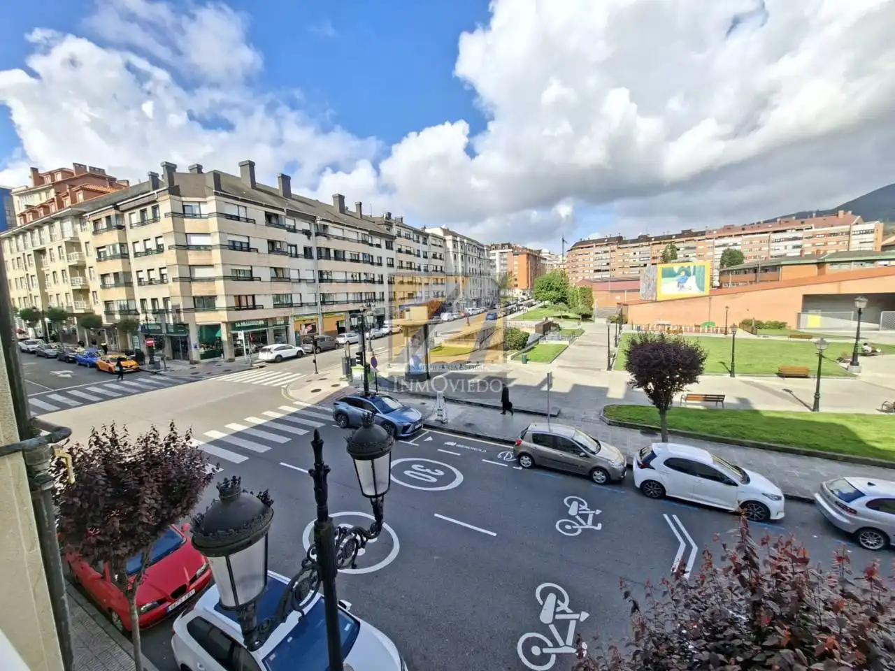 Vista exterior de Piso en venta en Oviedo  con Calefacción y Terraza