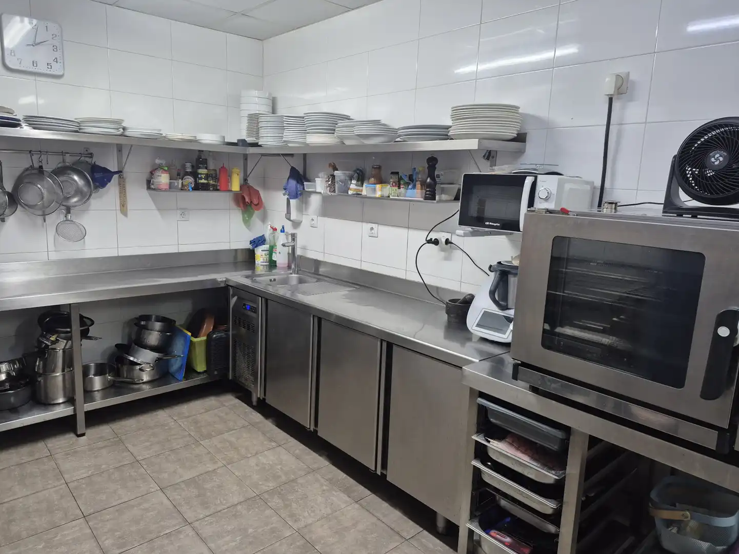 Kitchen of Commercial properties for transfer in Soto del Barco