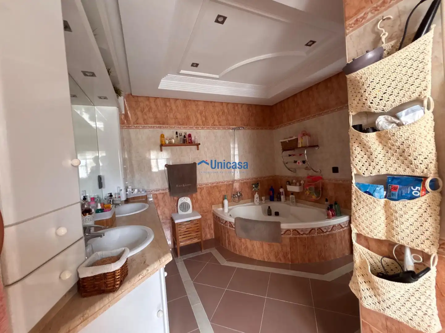 Bathroom of Houses for sale in Málaga  with Air Conditioner, Terrace and Storage room