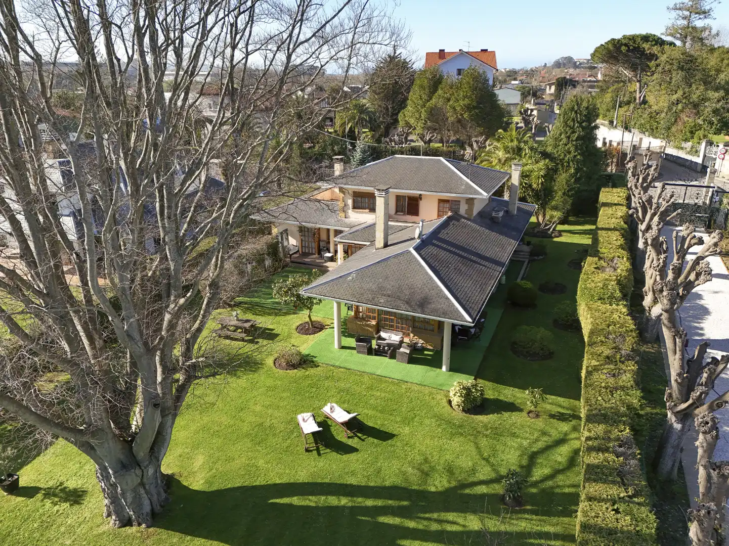 Jardí de Casa o xalet en venda en Gijón  amb Calefacció, Jardí privat i Parquet