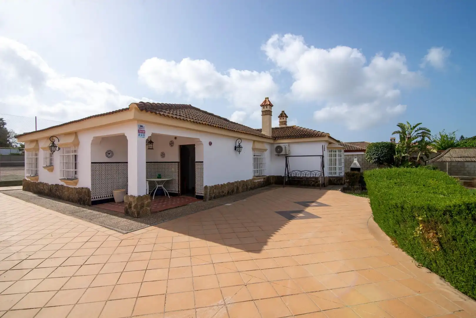 Exterior view of Houses for sale in Chiclana de la Frontera  with Air Conditioner, Private garden and Storage room