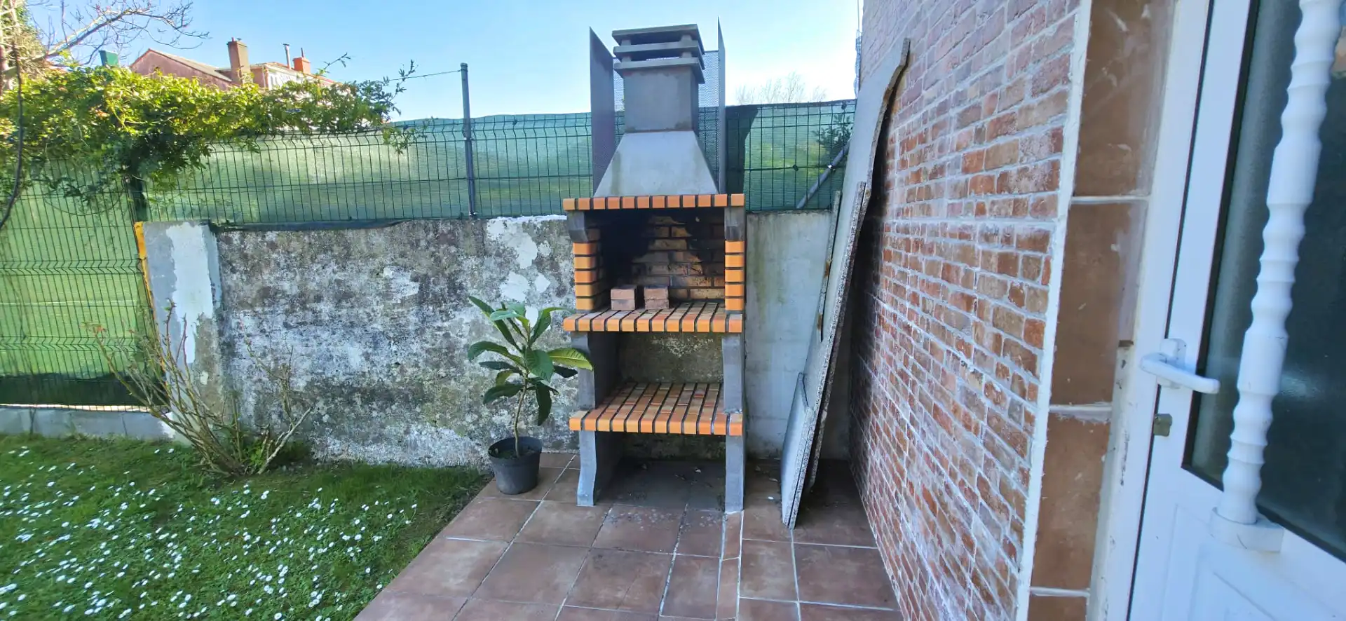 Einfamilien-Reihenhaus zum Verkauf in Aldea Santa María, Neda