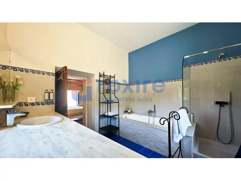 Bathroom of Country homes for rent in Sant Josep de sa Talaia  with Air Conditioner, Private garden and Terrace
