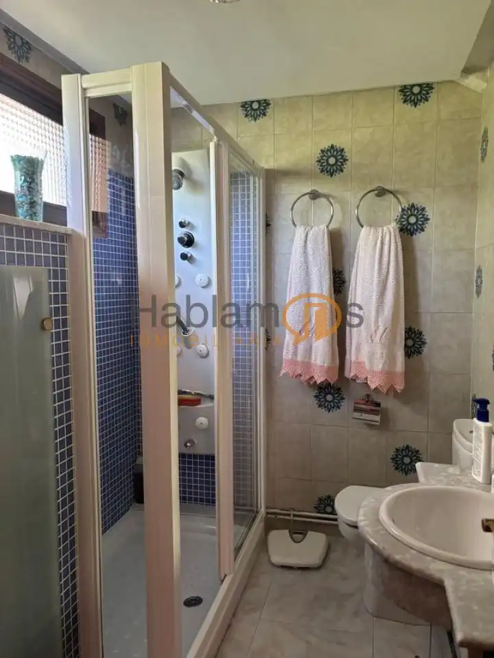 Baño de Piso en venta en Vilagarcía de Arousa con Calefacción, Trastero y Amueblado
