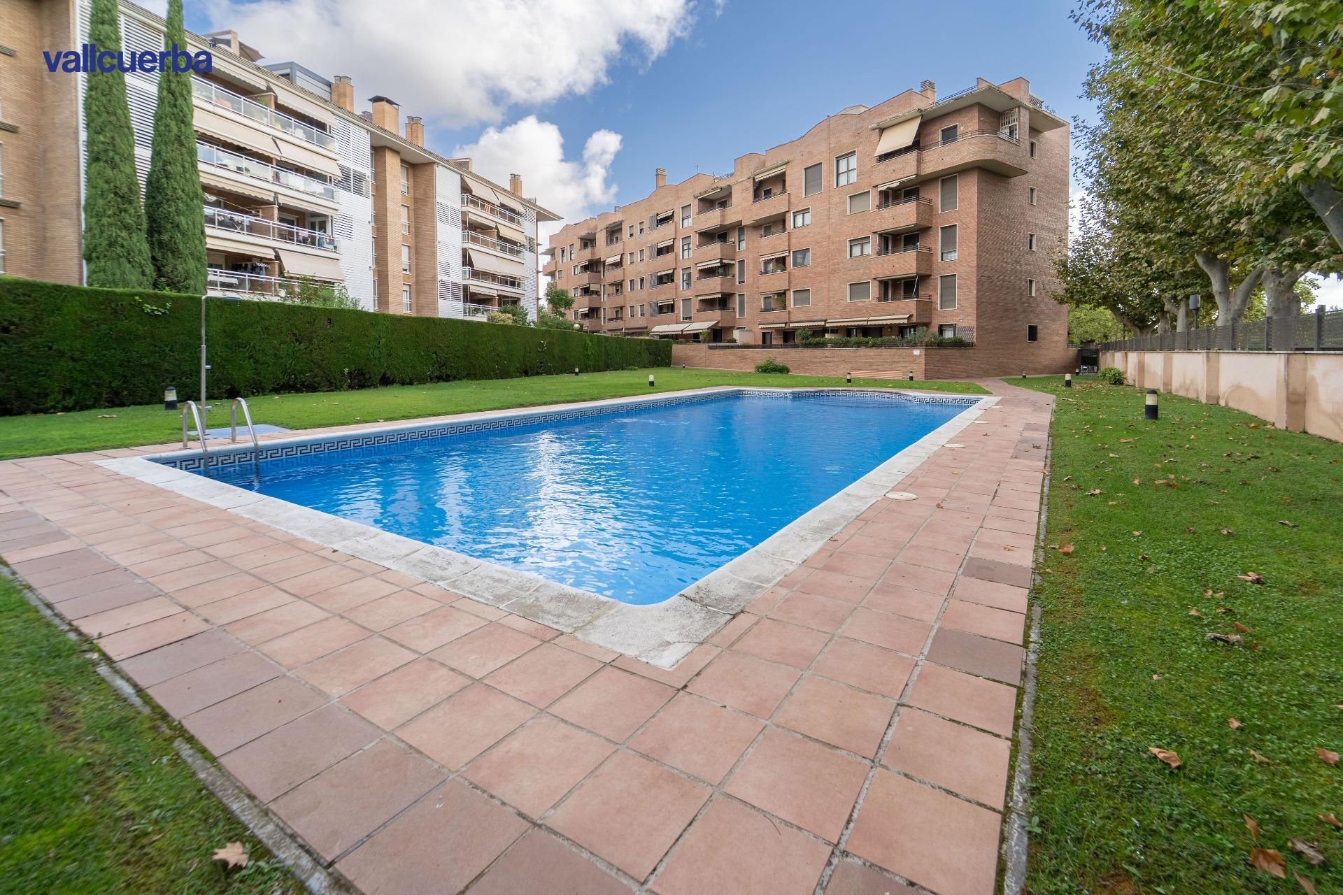 Swimming pool of Flat for sale in Reus  with Air Conditioner, Heating and Private garden