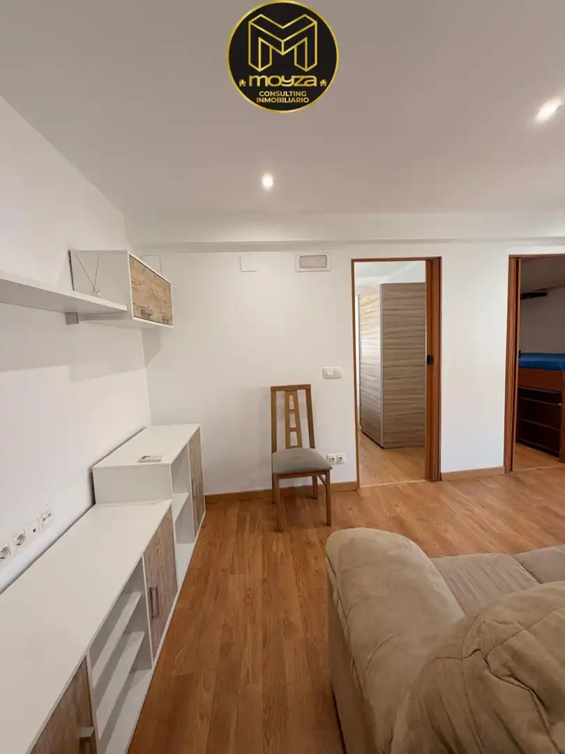 Bedroom of Flat for rent in Jaén  with Air Conditioner and Heating