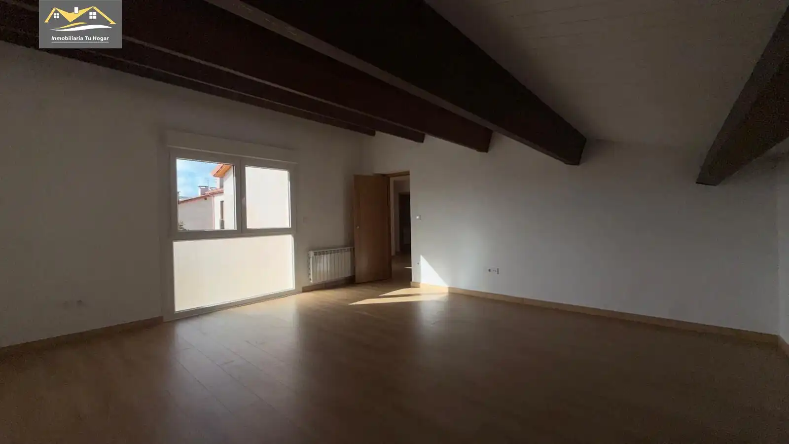 Sala d'estar de Casa adosada en venda en Allariz amb Calefacció, Jardí privat i Terrassa