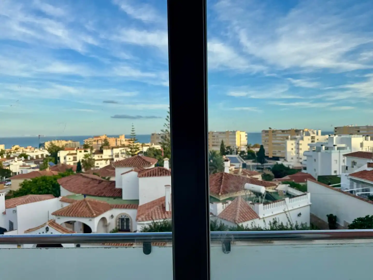 Außenansicht von Maisonette zum Verkauf in Torremolinos mit Klimaanlage, Terrasse und Abstellraum