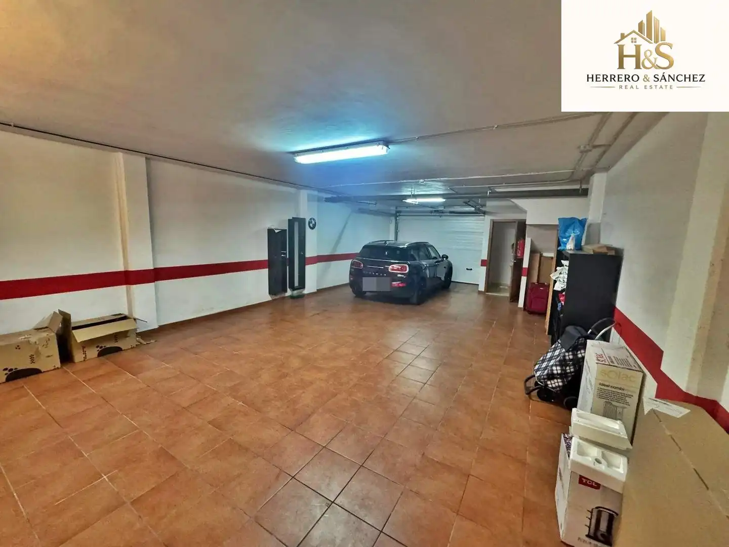 Parking of Houses for sale in Alicante / Alacant  with Air Conditioner, Heating and Private garden