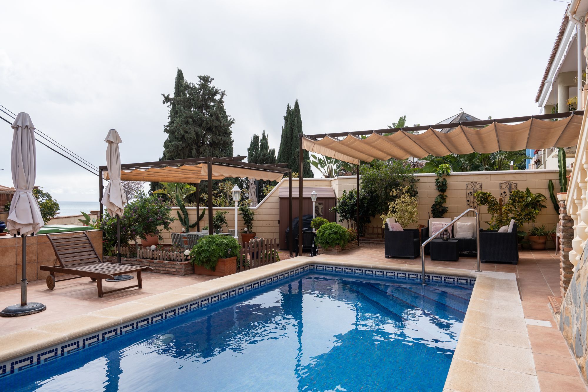 Swimming pool of Single-family semi-detached for sale in Rincón de la Victoria  with Terrace