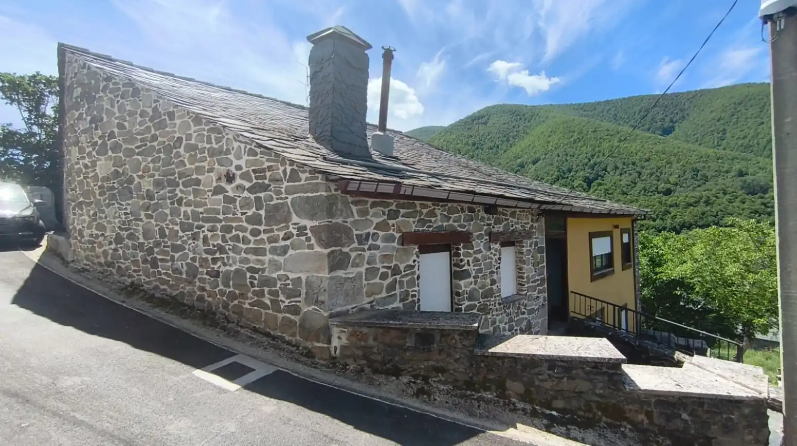Vista exterior de Casa o xalet en venda en Degaña amb Traster