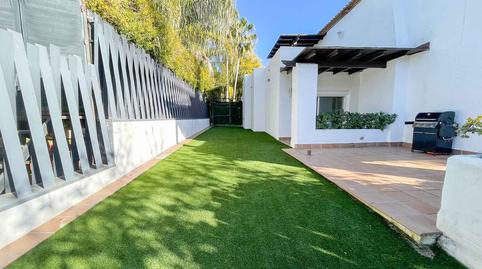 Foto 4 de Casa adosada de alquiler en Puente Romano, Marbella