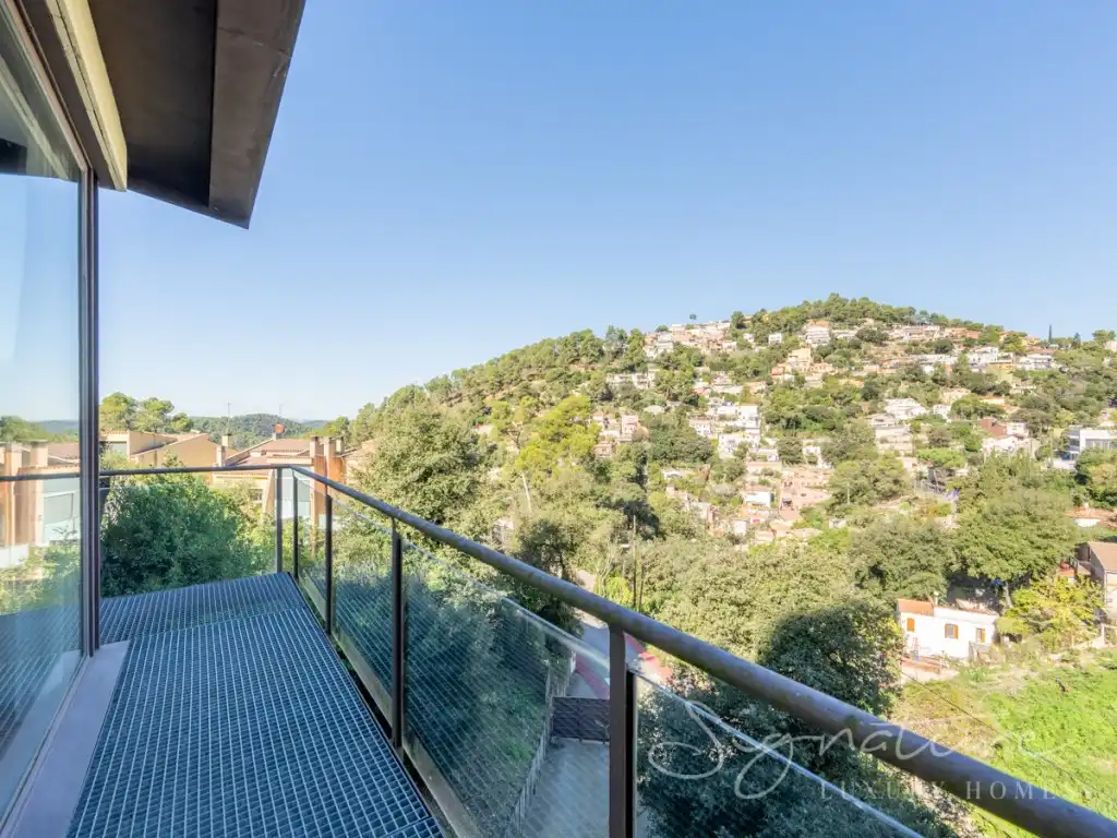 Terrassa de Casa o xalet en venda en Barcelona amb Aire condicionat