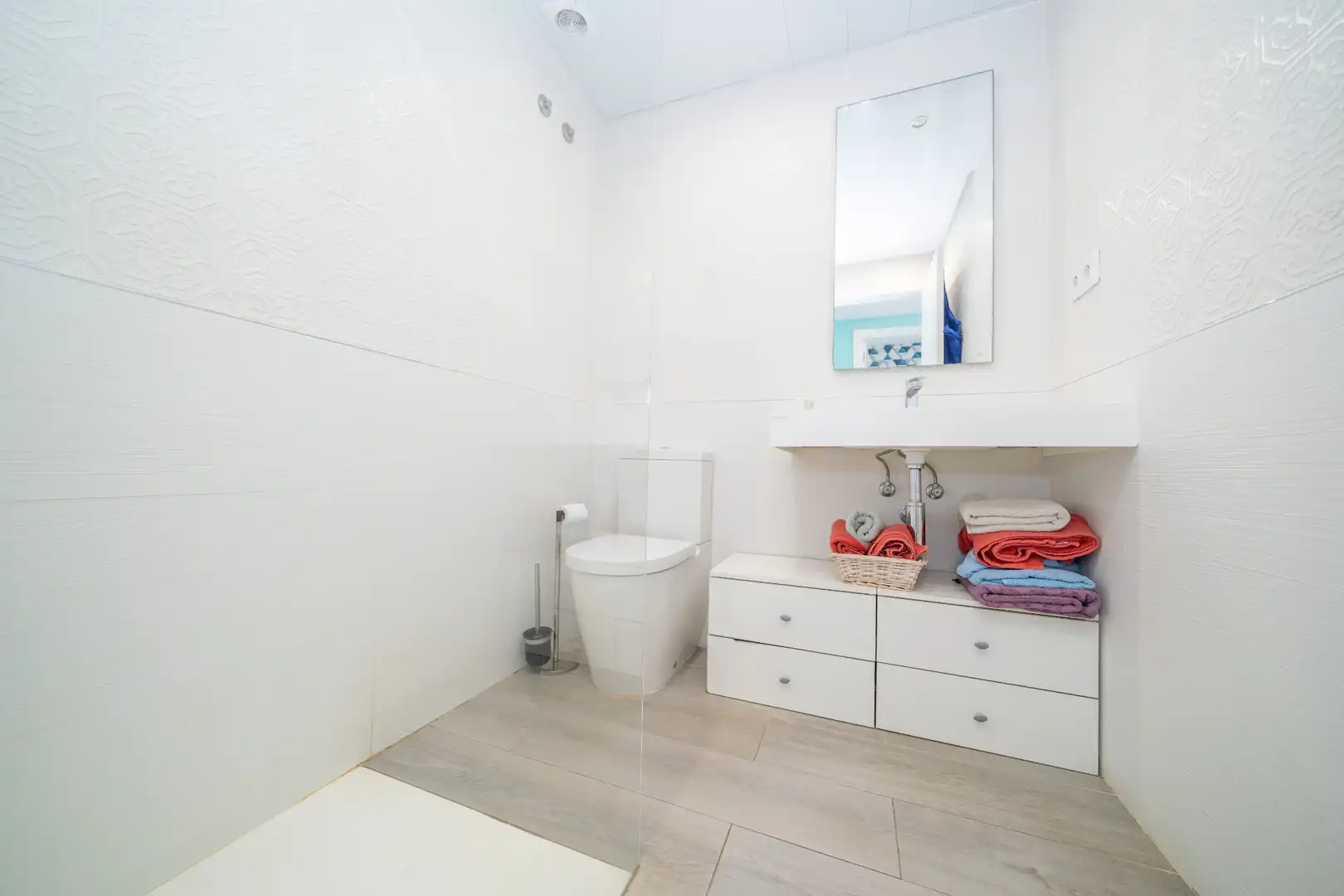 Badezimmer von Dachboden zum Verkauf in Calella mit Klimaanlage, Terrasse und Schwimmbad