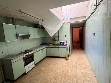 Adossat en venda a Plaça d'Isabel la Catòlica