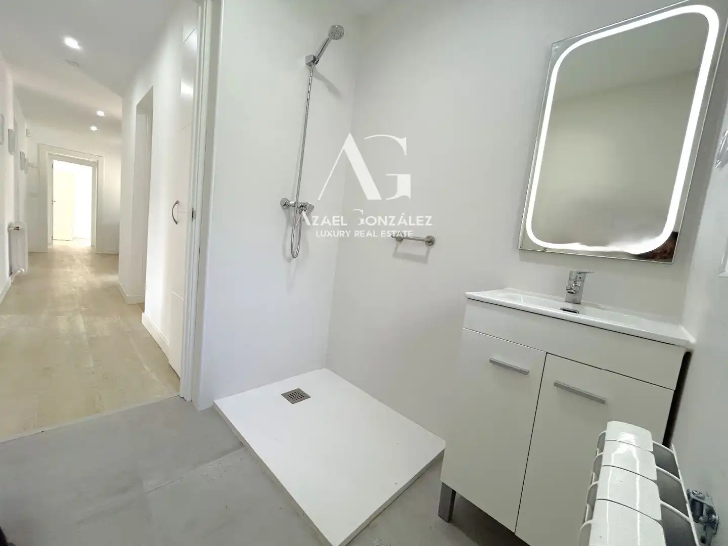 Bathroom of Houses for sale in Miengo  with Heating and Furnished