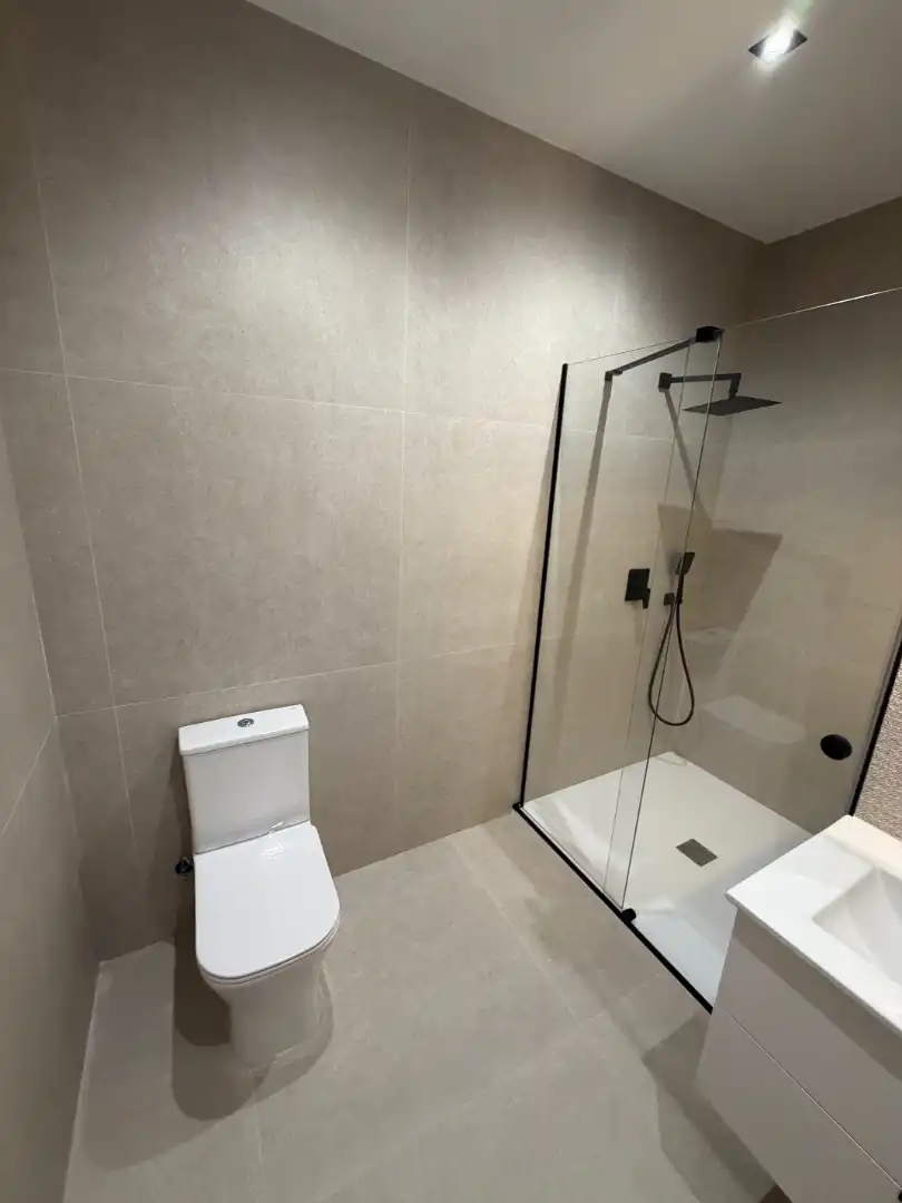 Bany de Apartament de lloguer en Aljomahima - Ermita