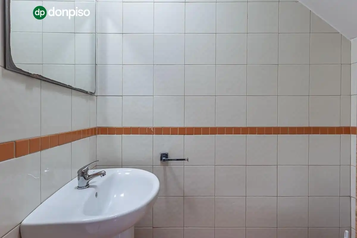 Bany de Dúplex en venda en Granada amb Aire condicionat i Calefacció