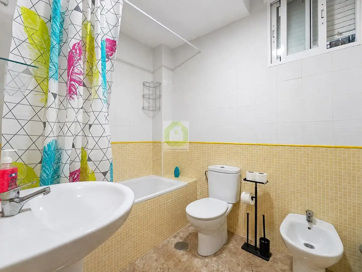 Baño de Piso de alquiler en Las Gabias con Terraza