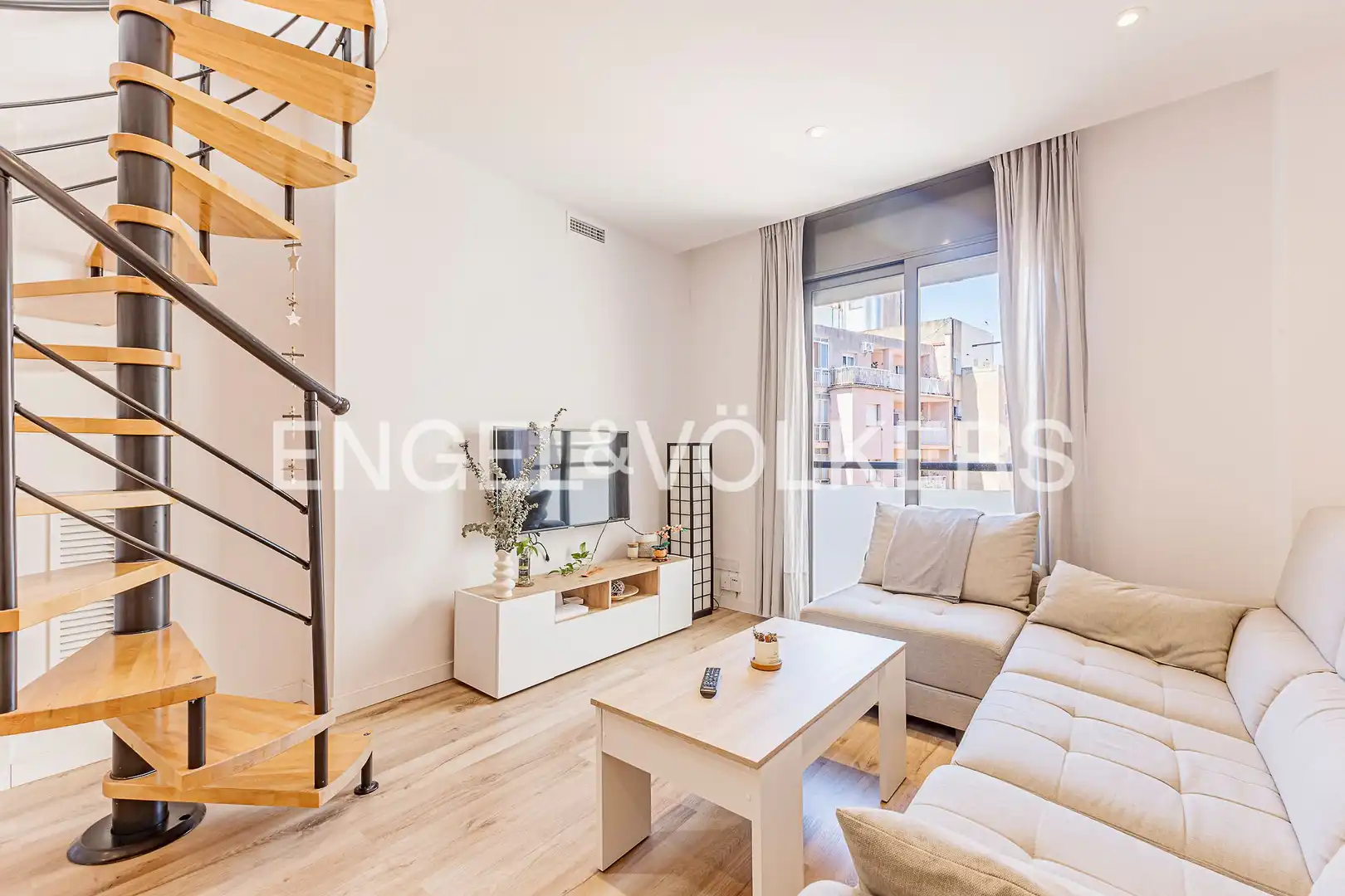 Sala de estar de Ático en venta en Barcelona con Aire acondicionado, Calefacción y Terraza