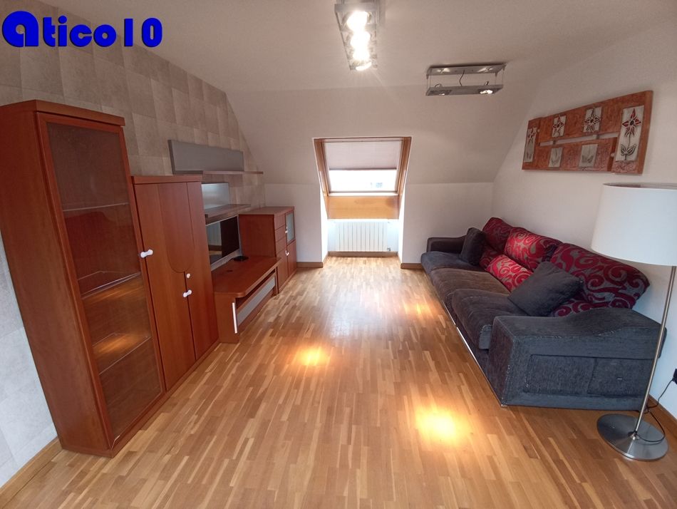 Living room of Flat for sale in Oviedo   with Heating, Parquet flooring and Storage room
