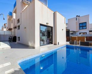 Swimming pool of House or chalet for sale in Torrevieja  with Air Conditioner, Heating and Private garden