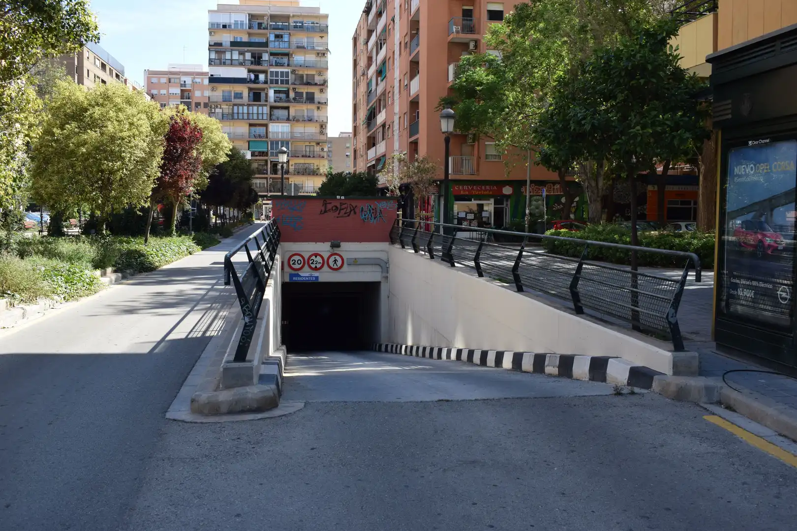 Vista exterior de Garatge en venda en Valencia