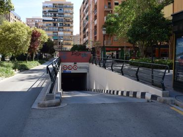 Individual with lift for sale in Carrer de l'Explorador Andrés 32