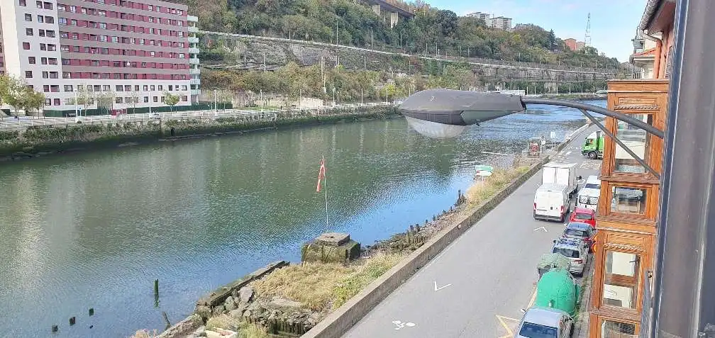Vista exterior de Pis en venda en Bilbao  amb Calefacció, Traster i Balcó