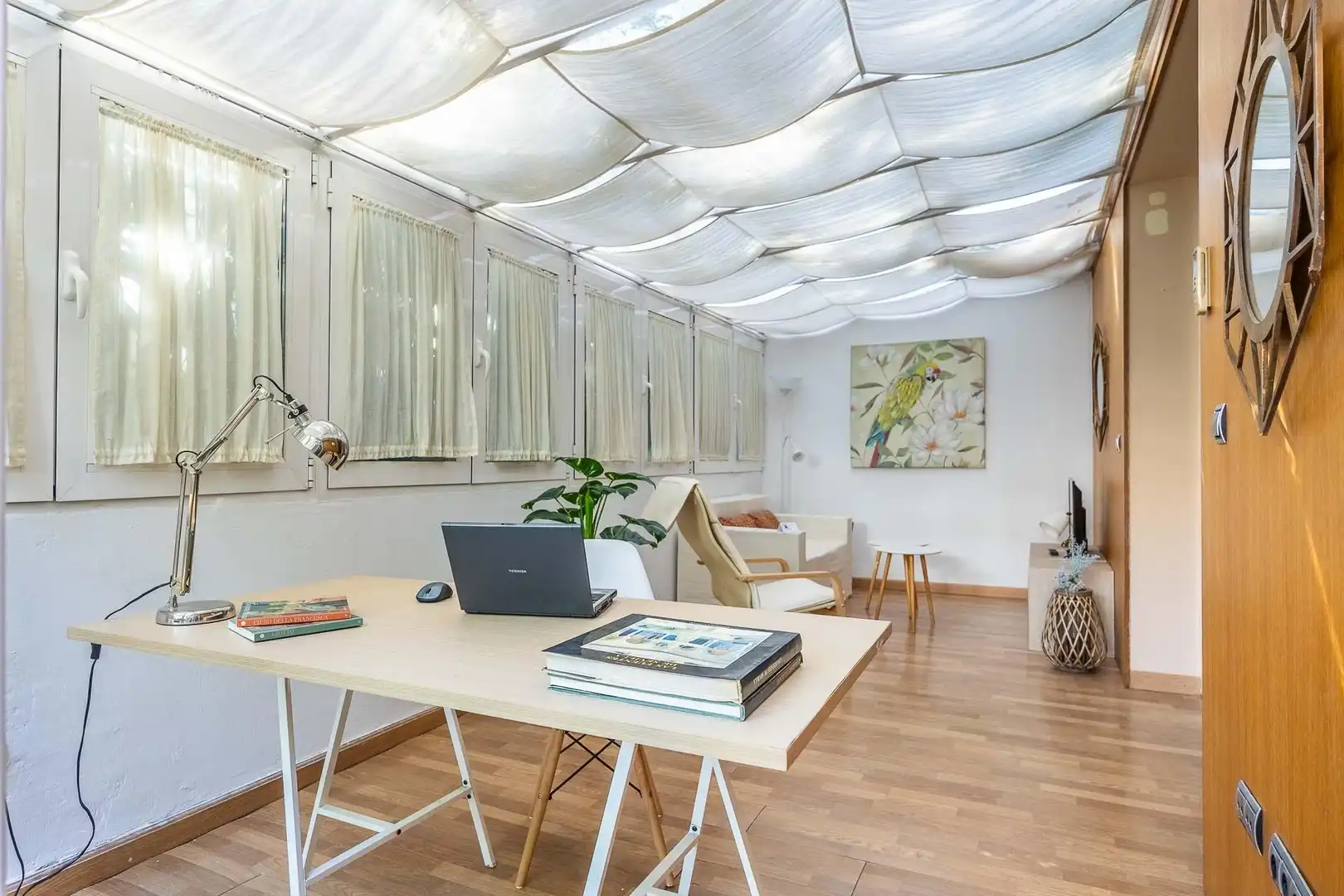 Flat for sale in Sevilla  with Air Conditioner, Private garden and Parquet flooring