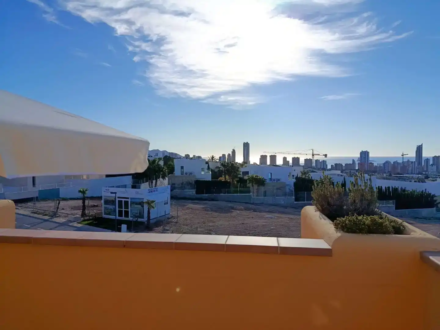 Vista exterior de Pis en venda en Finestrat amb Aire condicionat, Piscina i Balcó