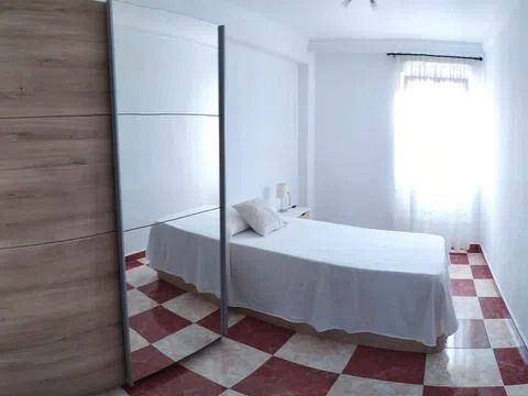 Dormitori de Pis de lloguer en Málaga Capital amb Moblat, Forn i Rentadora