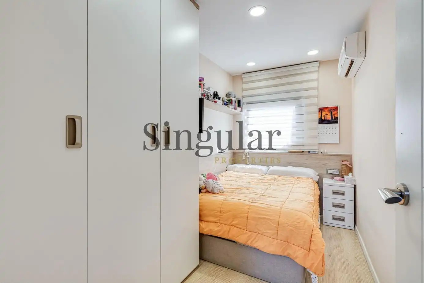 Habitación de Casa adosada en venta en Barcelona con Aire acondicionado, Calefacción y Terraza