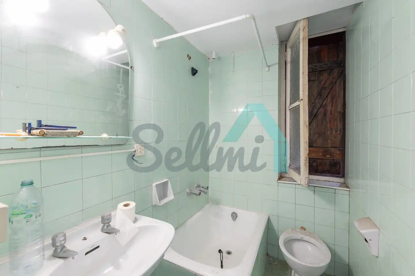 Bathroom of Buildings for sale in Oviedo 