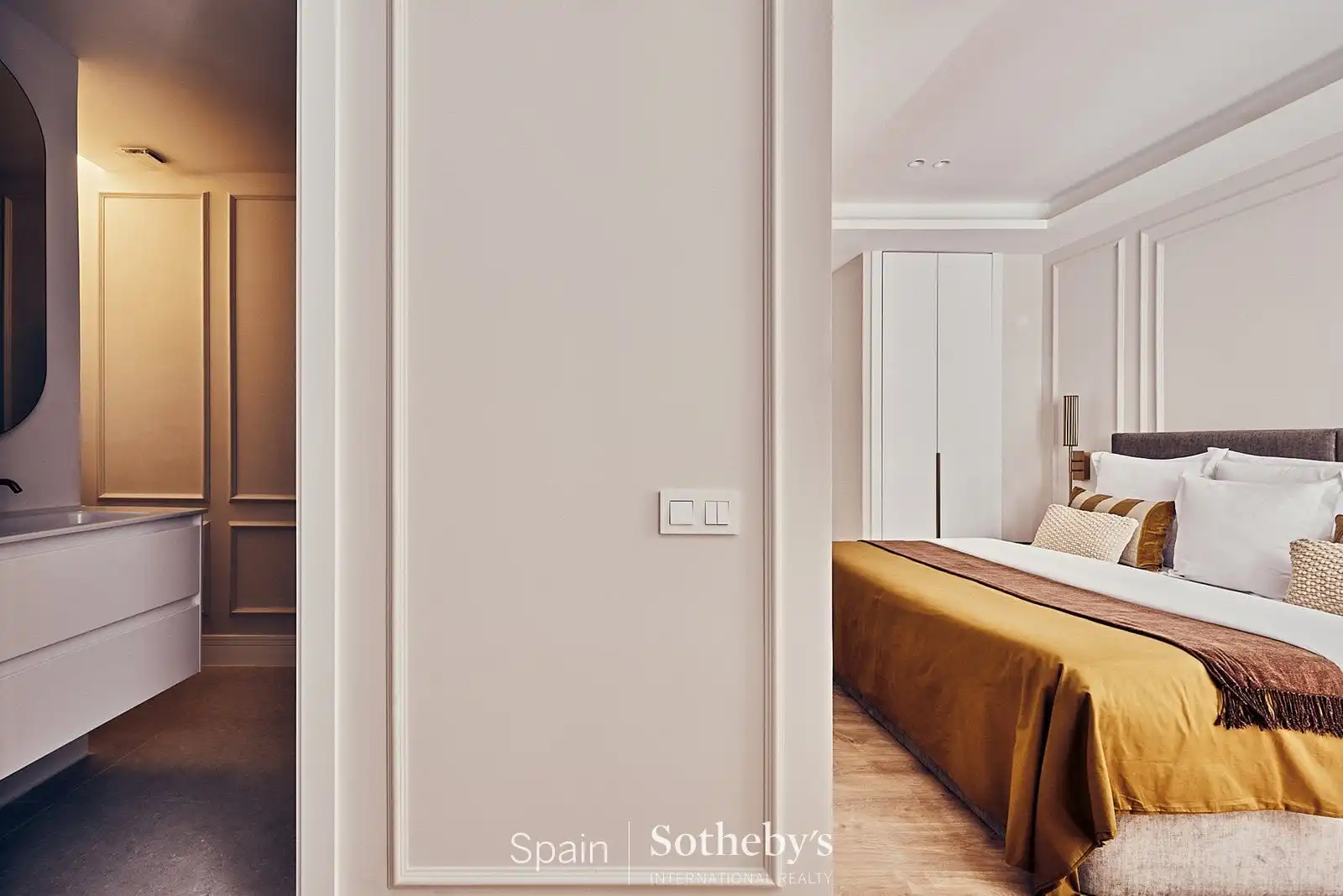 Bedroom of Apartments for sale in Madrid  with Air Conditioner, Heating and Terrace
