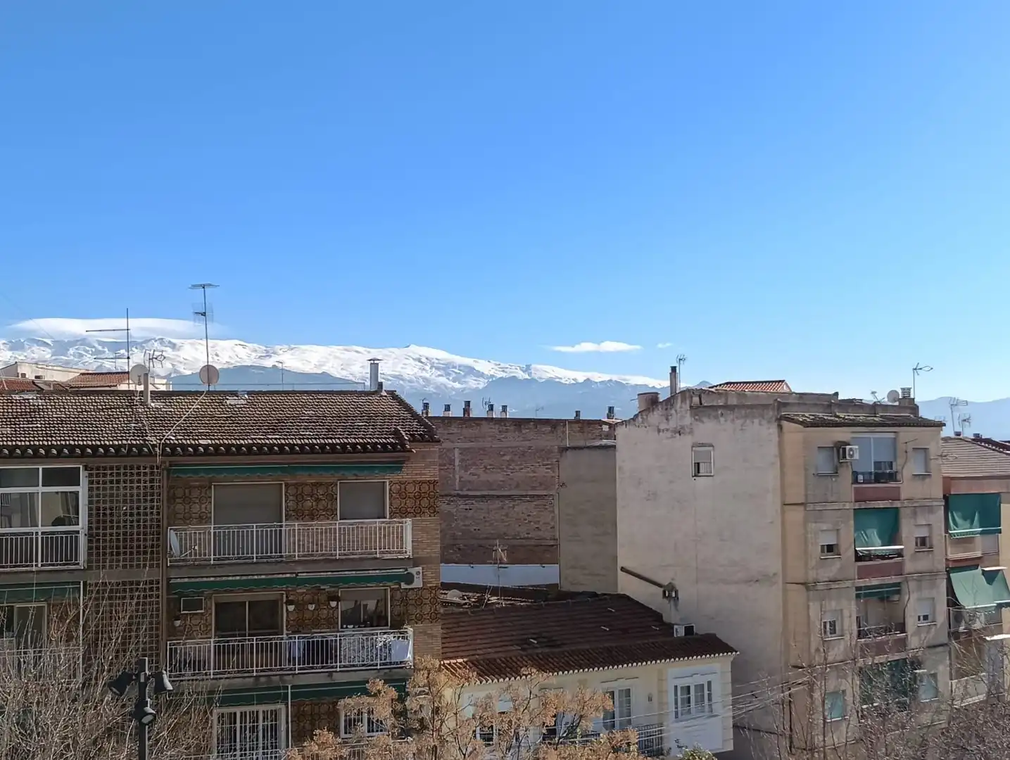 Vista exterior de Piso de alquiler en Maracena con Calefacción, Terraza y Trastero