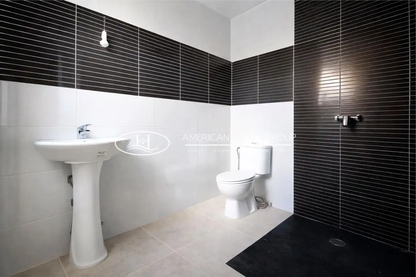 Bathroom of Houses for sale in Chiclana de la Frontera  with Private garden