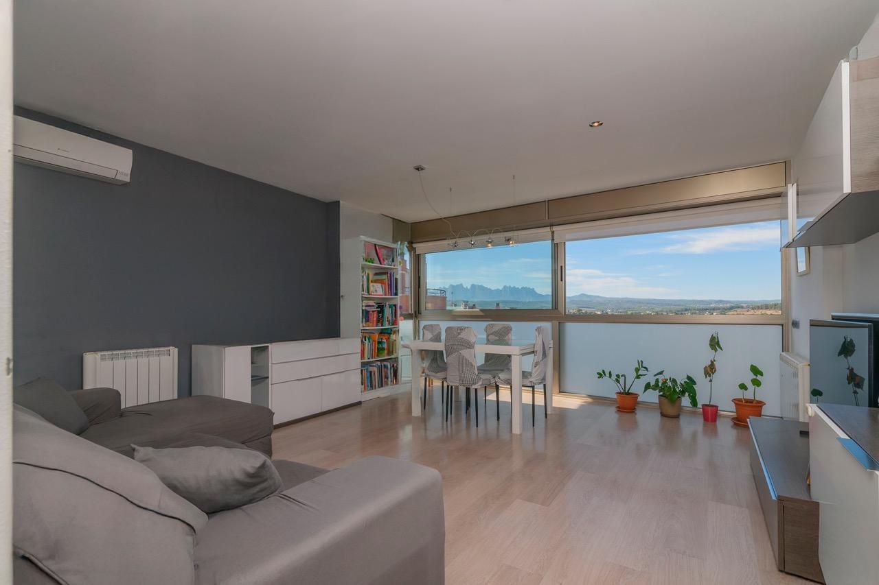 Sala de estar de Dúplex en venta en Manresa con Calefacción, Terraza y Balcón