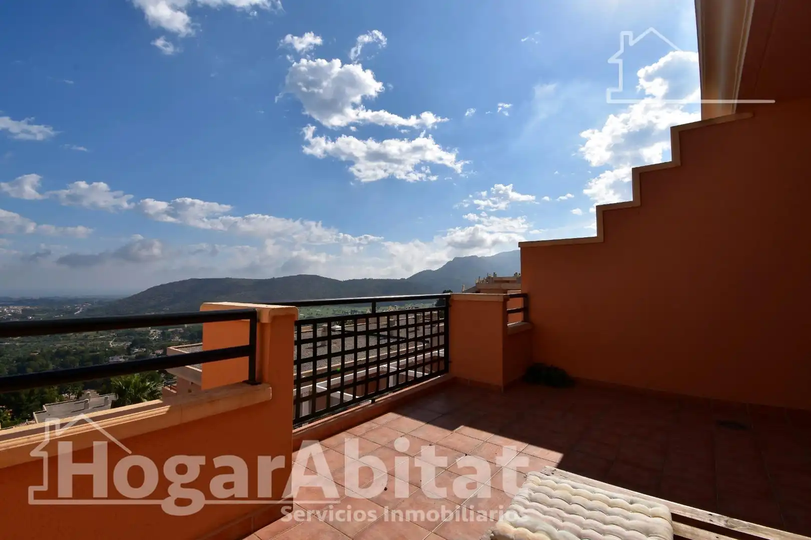 Vista exterior de Àtic en venda en Pedreguer amb Aire condicionat, Calefacció i Jardí privat