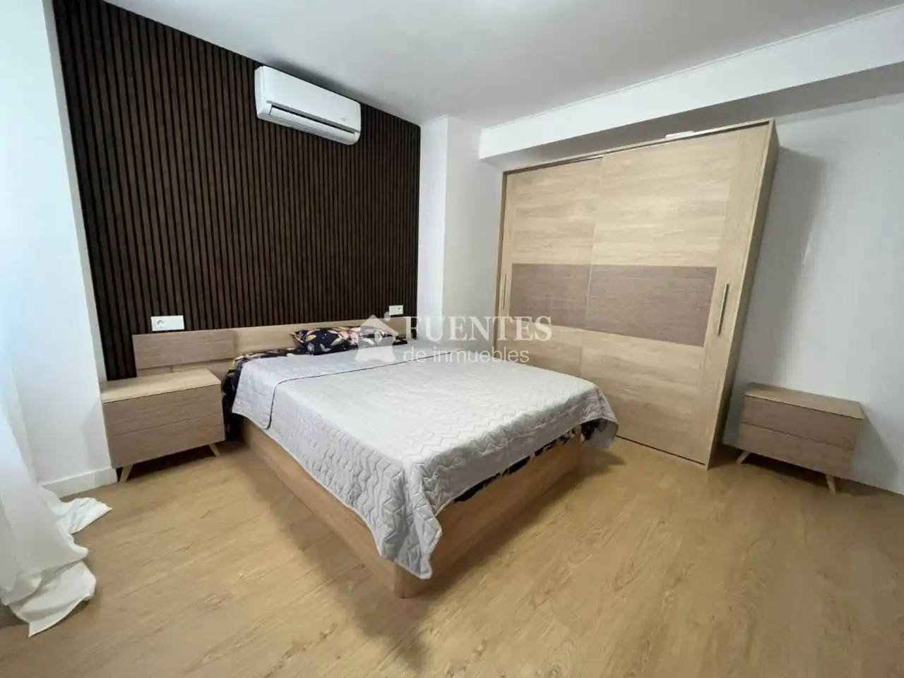 Piso en venta en Calle Cerdá, Altozano - Conde Lumiares