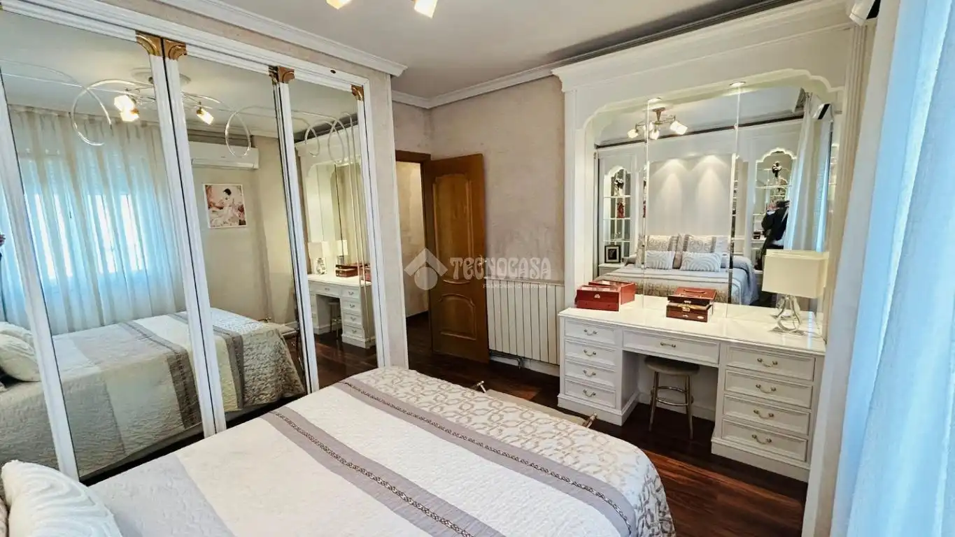 Habitación de Piso en venta en Madrid con Aire acondicionado, Calefacción y Jardín privado