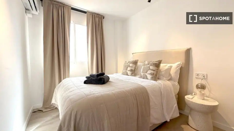 Habitación de Estudio para compartir en  Palma de Mallorca con Aire acondicionado, Terraza y Amueblado