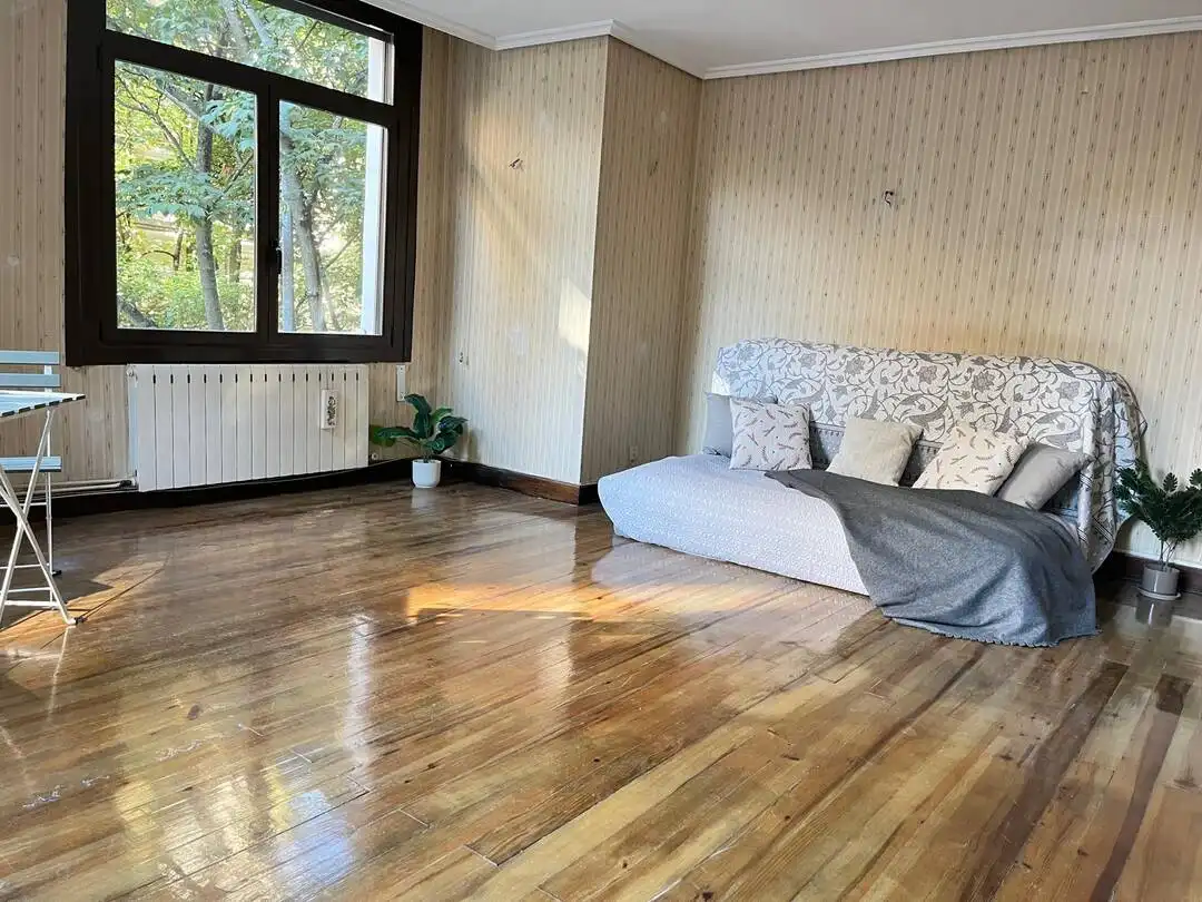 Living room of Flat for sale in  Pamplona / Iruña  with Air Conditioner, Heating and Balcony